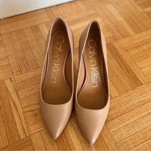 Calvin Klein Nude Pointed Toe Kristin Pump Size 8.5